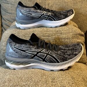 ASICS Gel-Nimbus 23 Black and Grey running shoes Size 10